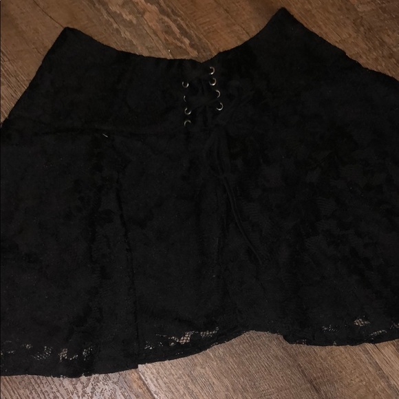 Black Lacey skirt with corset-like strings - Picture 2 of 2